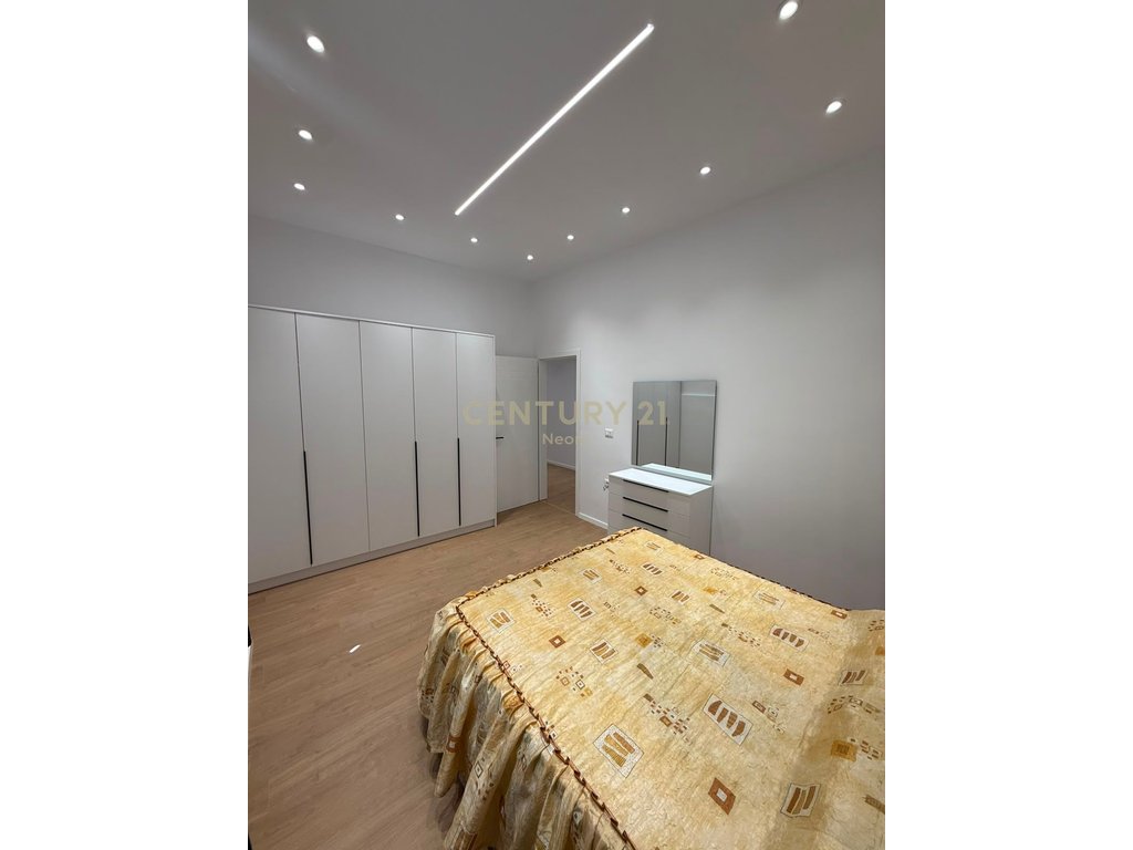 Jepet me qira apartament 2+1 te Kodra e Diellit
