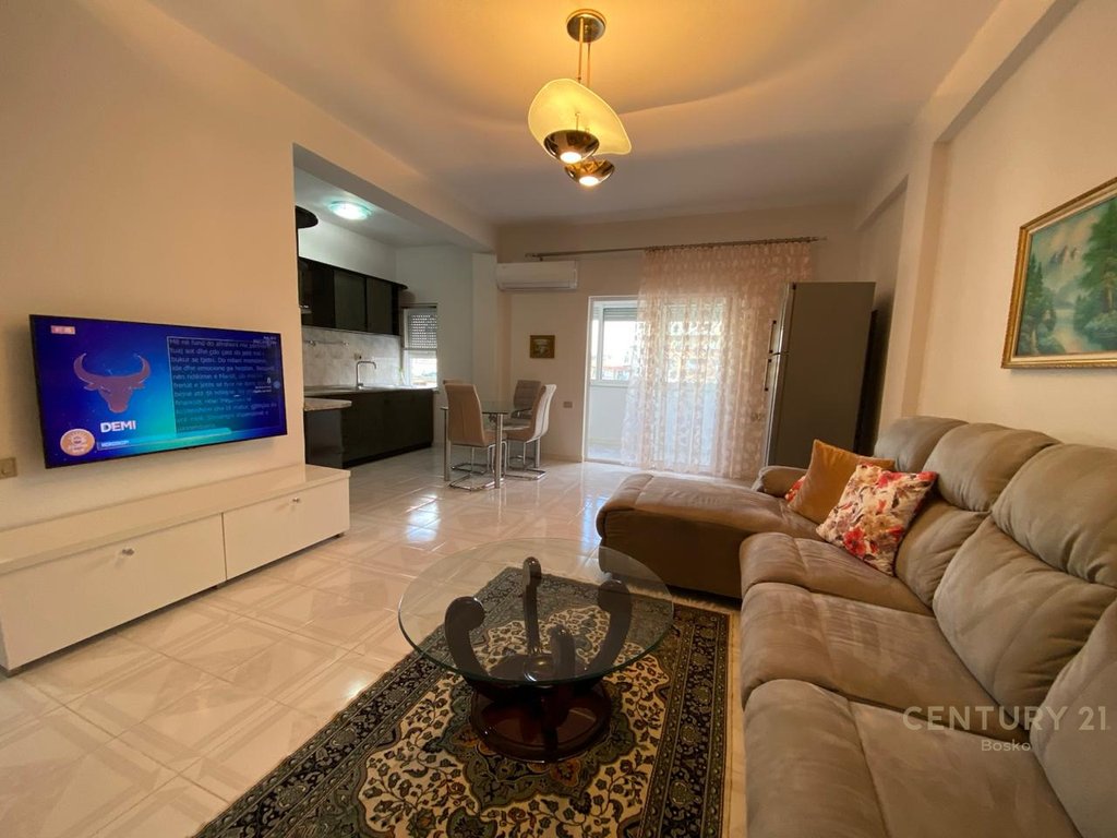 ME QIRA APARTAMENT 2+1 PRANE PROKURORISE SE TIRANES