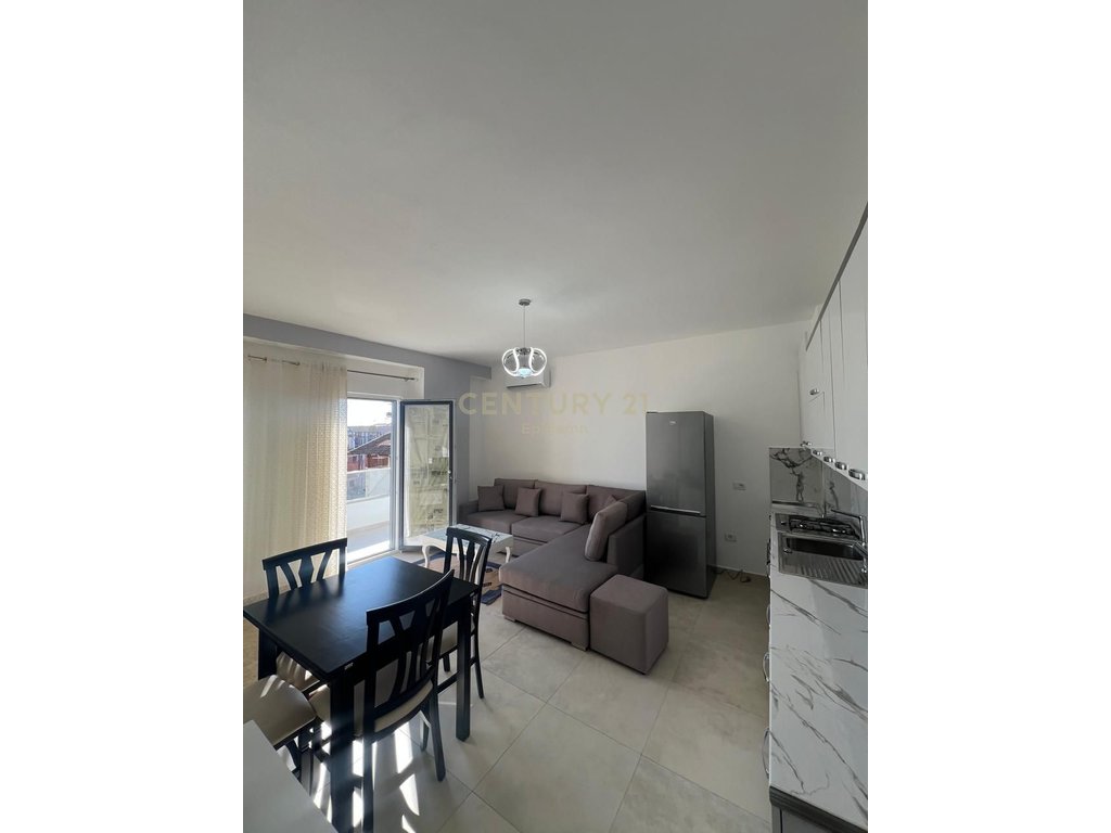 Jepet me qera apartament 1+1 te Tregu Industrial!
