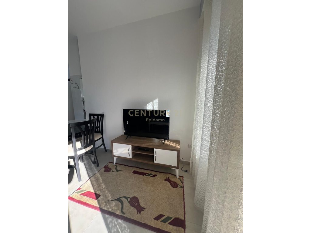 Jepet me qera apartament 1+1 te Tregu Industrial!