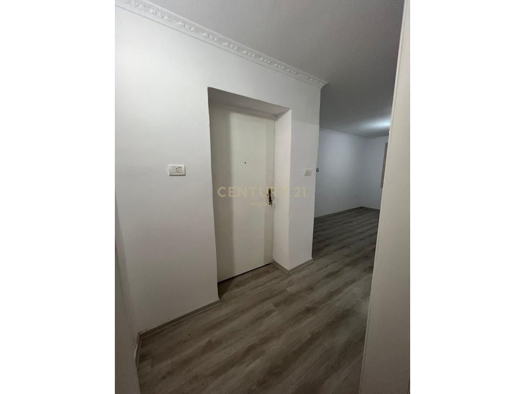 Jepet apartament 2+1 per qira prane Myslym Shyrit!