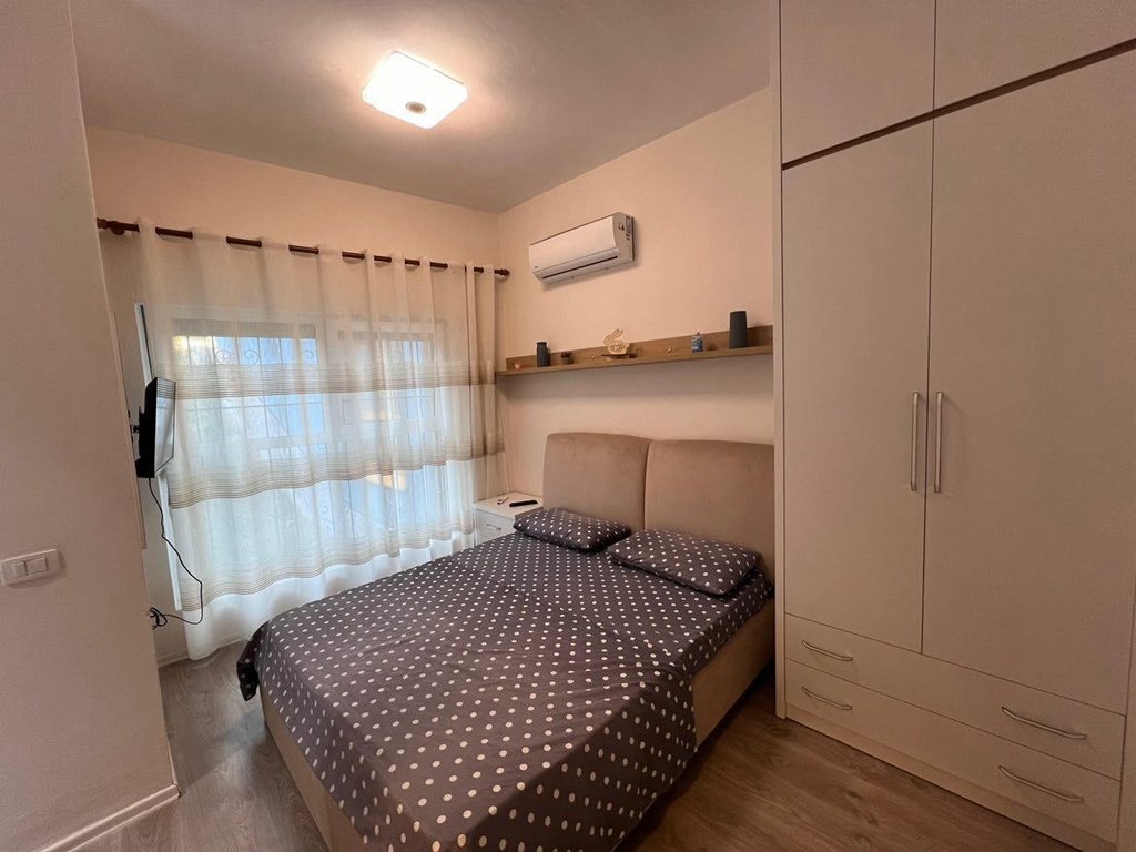 Mangalem 21, Japim me qira garsoniere
