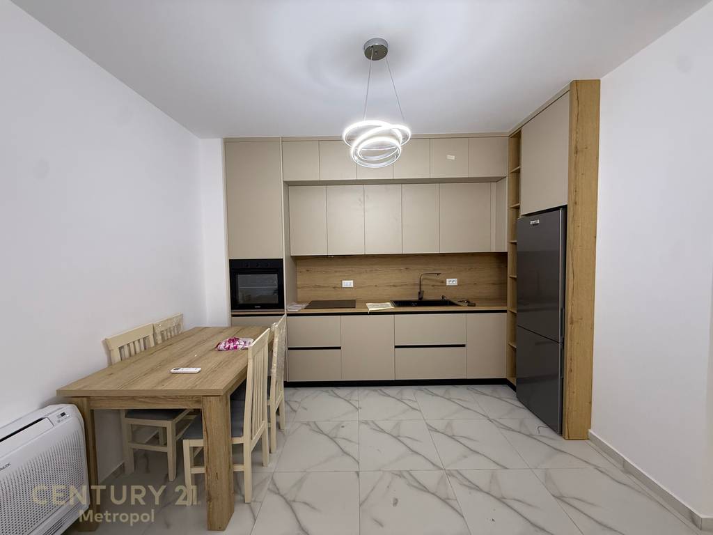 JEPET ME QIRA APARTAMENT 2+1+2, REZIDENCA AURA, LAPRAKË!