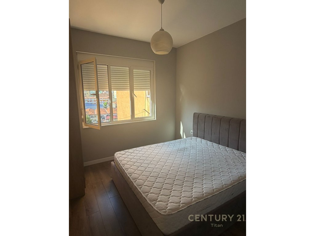 Jepet me qira apartament 1+1 te Pazari i Ri!