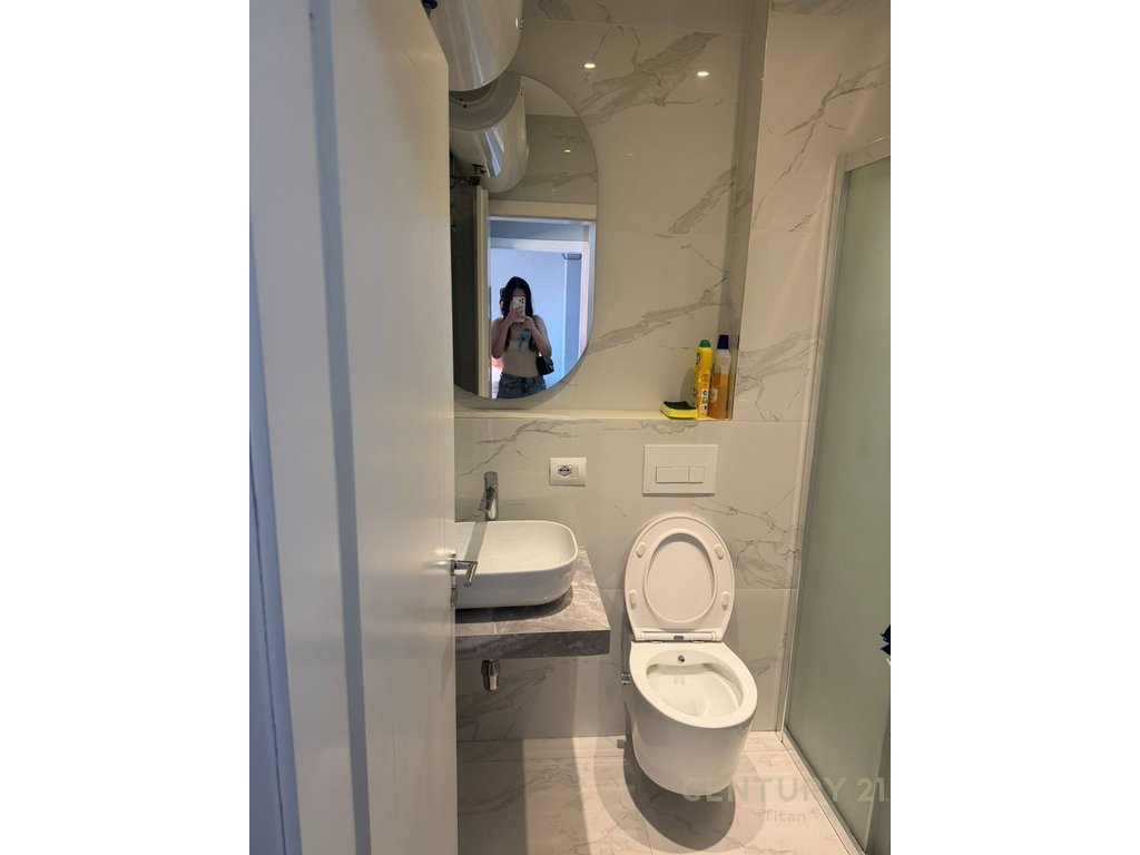 Jepet me qira apartament 1+1 te Pazari i Ri!