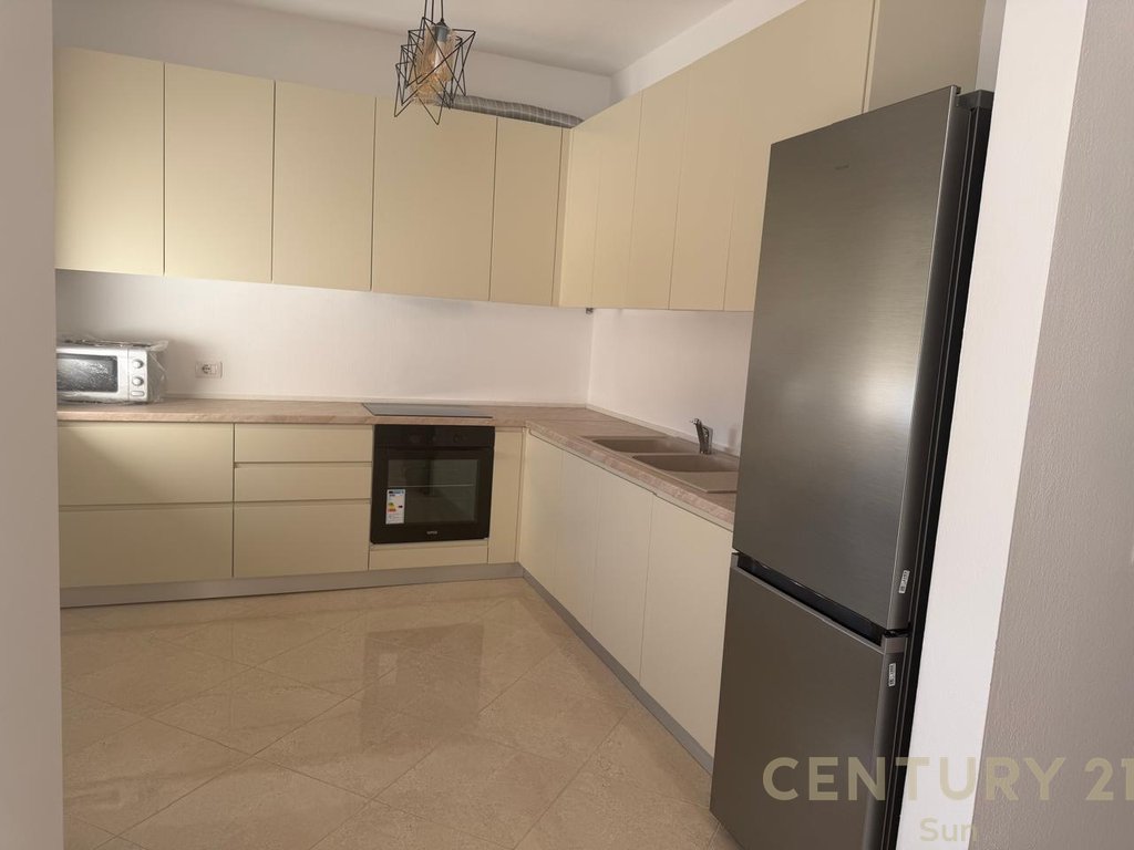JEPET APARTAMENT 2+1+2 ME QERA NE VLORE