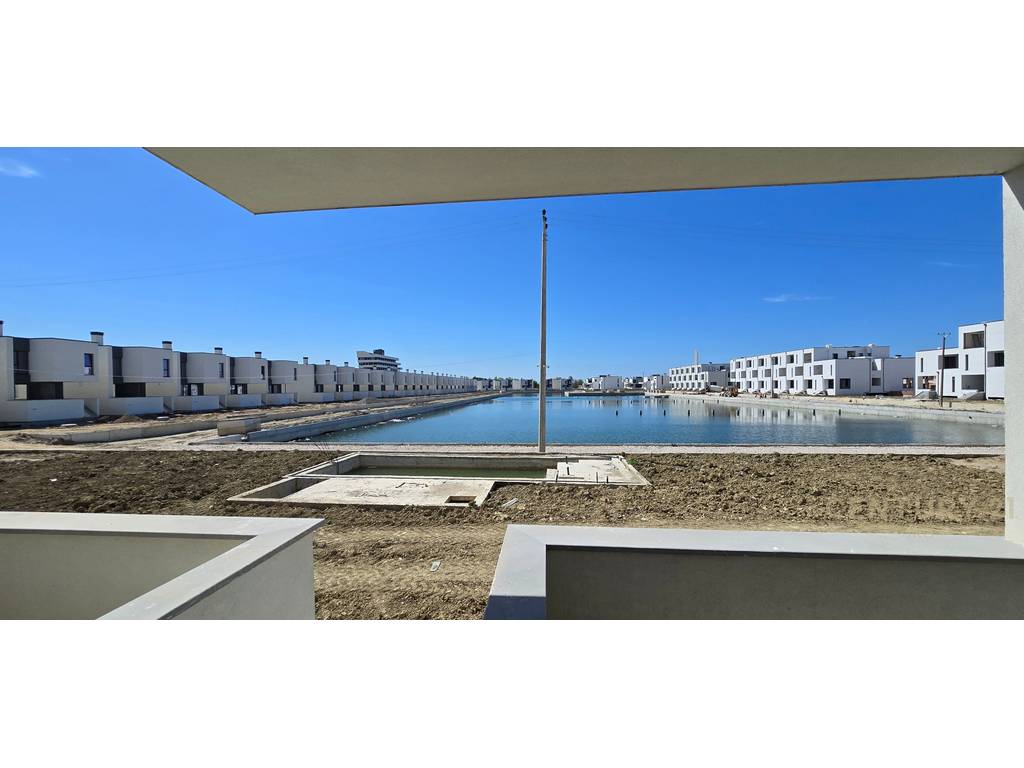 VILE 3-KATESHE ME PISHINE TE TURQUOISE MARINA, GJIRI I LALEZIT!