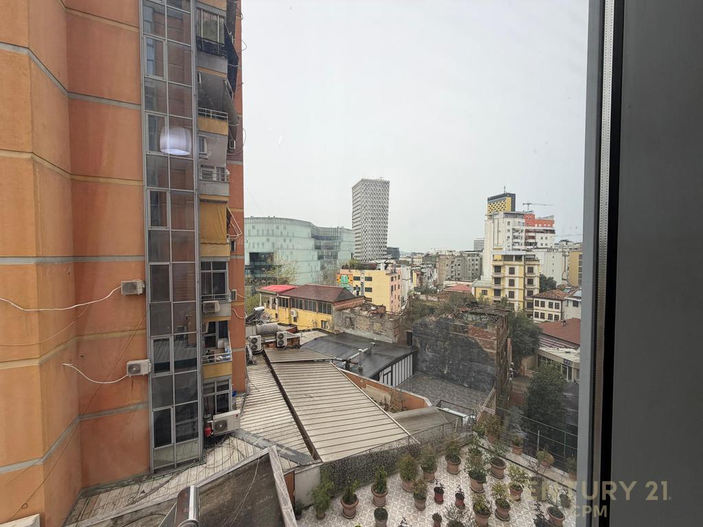 ZYRE Me Qira në Parlamenti, Tiranë - 850€ | 118 m²