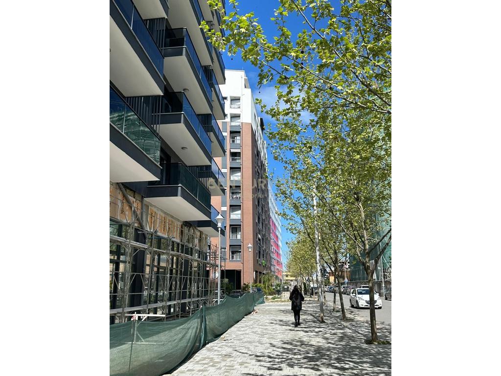 Apartament 1+1 për shitje në Don Bosko – Ndriçim Natyral, Orientim Jug-Perëndim dhe Akses Strategjik!