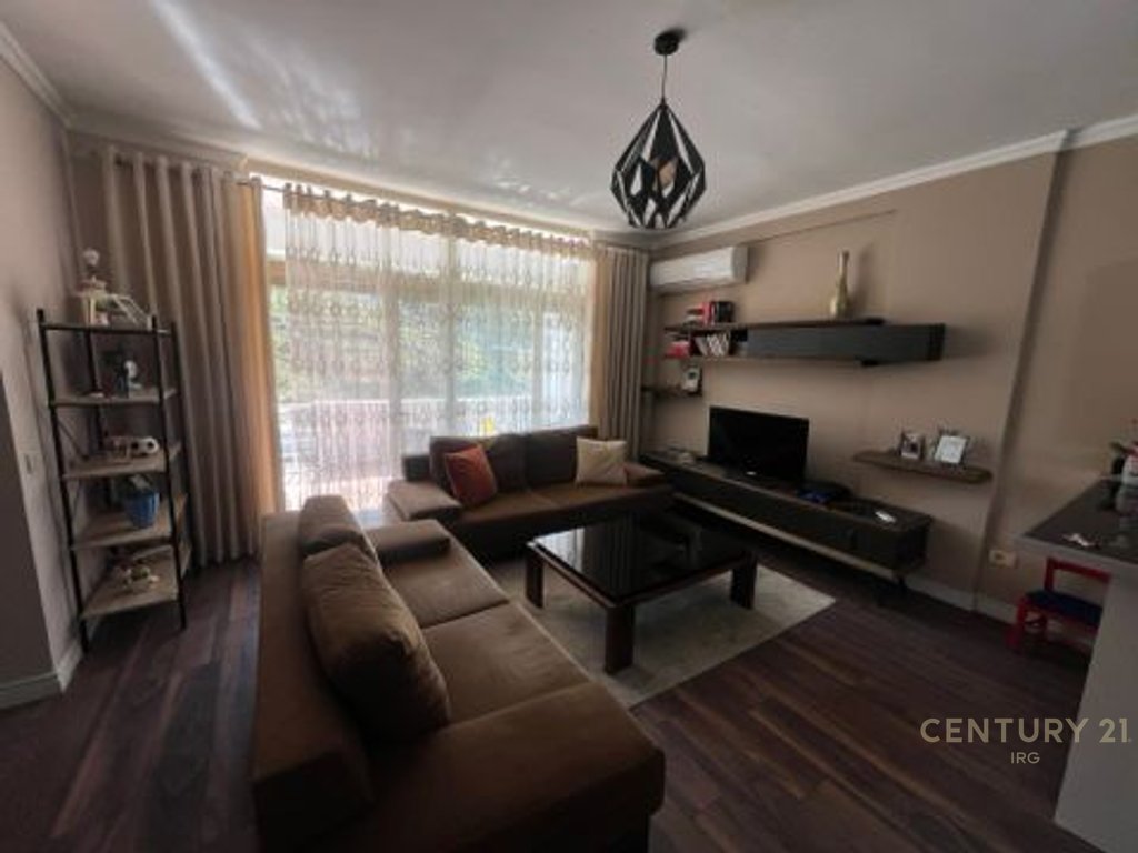 Fresk, Apartament 2+1+Kuzhine te vecuar!