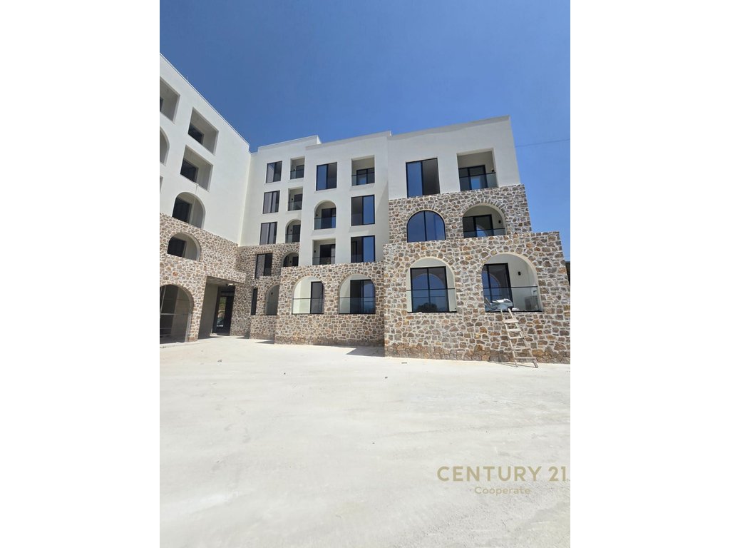 SHESIM APARTAMENT 2+1+2, VIJE E PARE, LUNGOMARE RADHIME