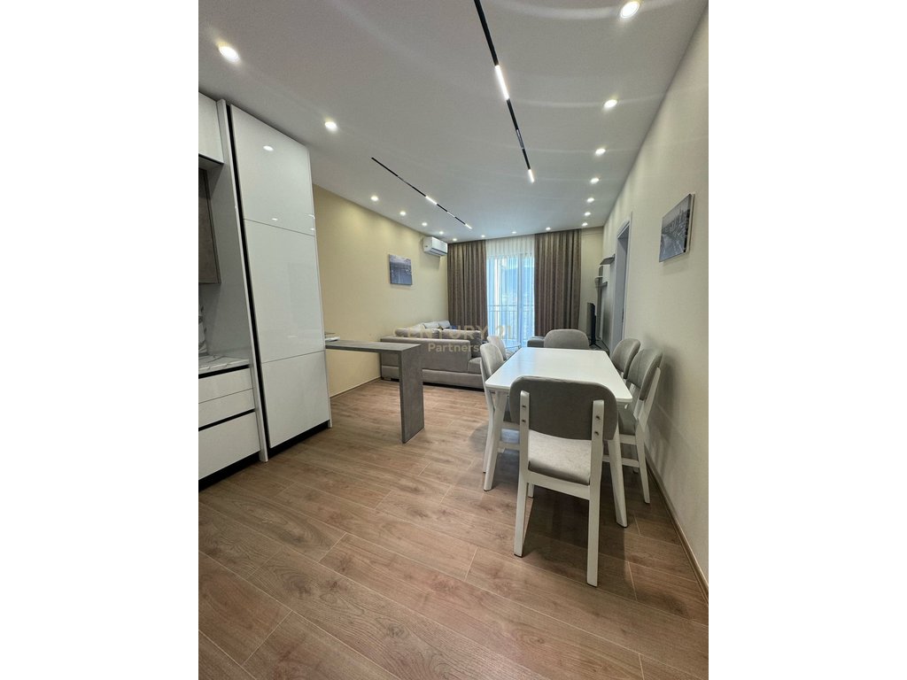 JAPIM ME QIRA APARTAMENT 2+1+POST PARKIMI KODRA E DIELLI!