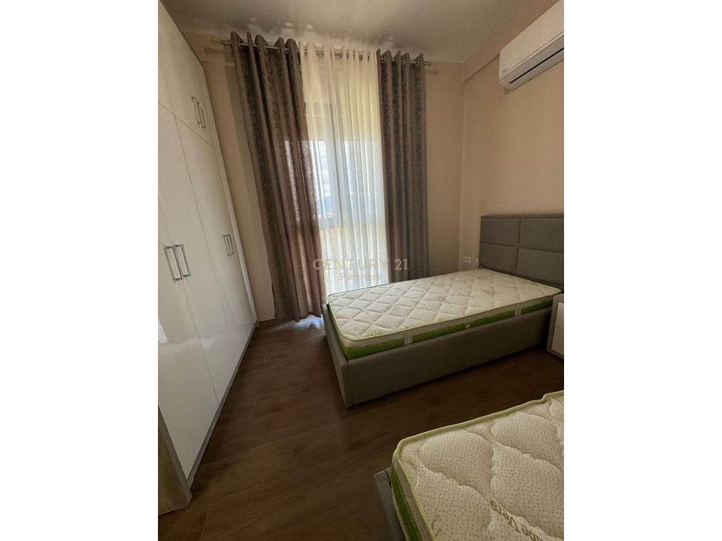 JAPIM ME QIRA APARTAMENT 2+1+POST PARKIMI KODRA E DIELLI!