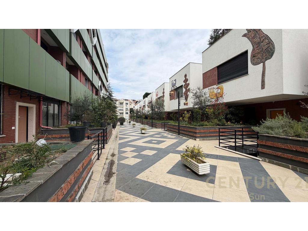 SHESIM DUPLEX 3+1+2+VERANDE TEK REZIDENCA KODRA E DIELLIT 1 !