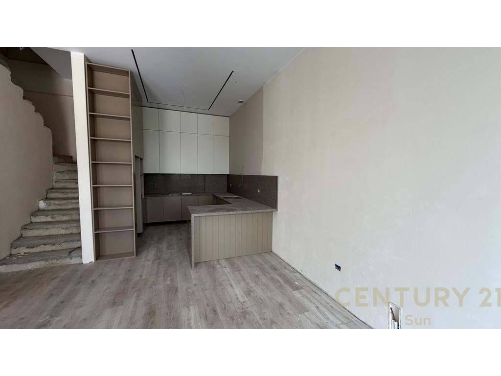 SHESIM DUPLEX 3+1+2+VERANDE TEK REZIDENCA KODRA E DIELLIT 1 !