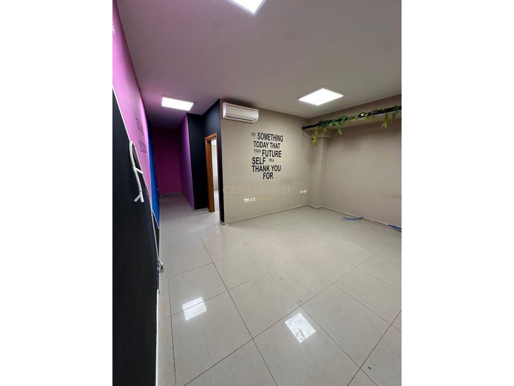 Kompleksi Halili - Jepet Me Qera 300m2 Ambjent Komercial