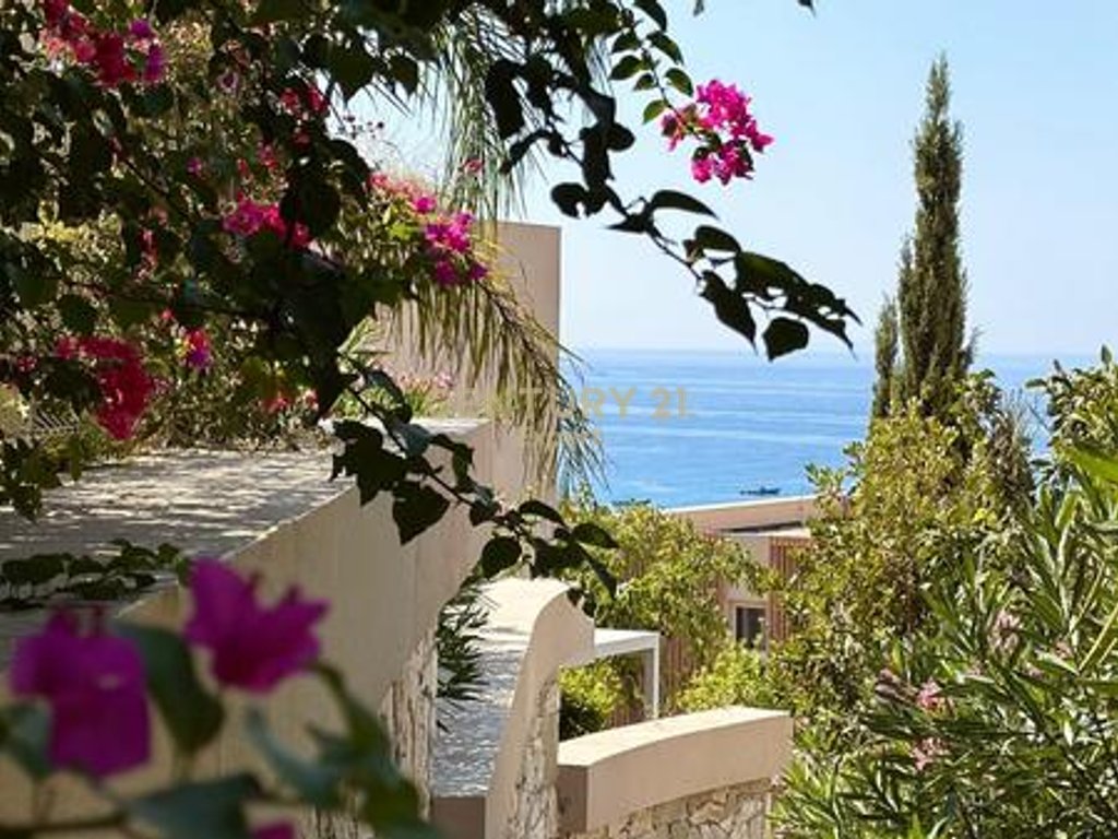 VILË PËR SHITJE NË GREEN COAST, PALASË!!