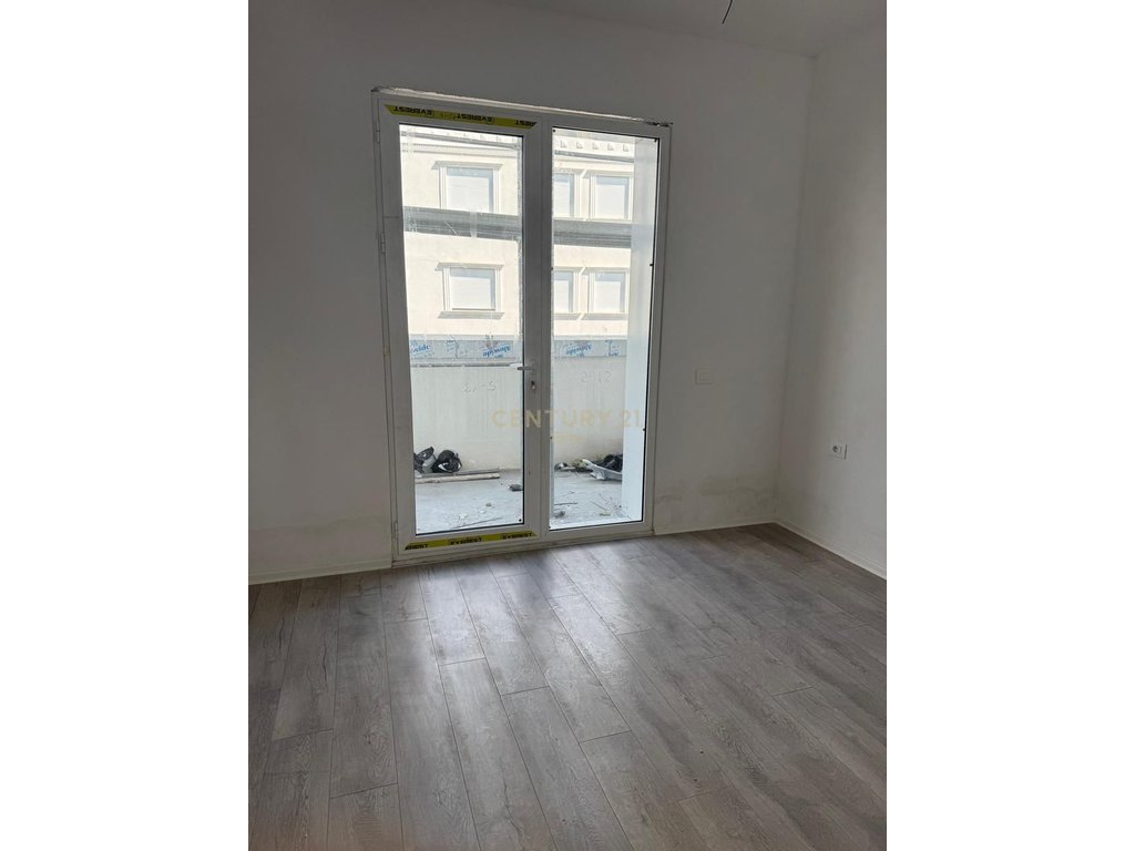 Shitet Apartament 2+1 në Kompleksin White Power, Kamez Qendër, Tiranë