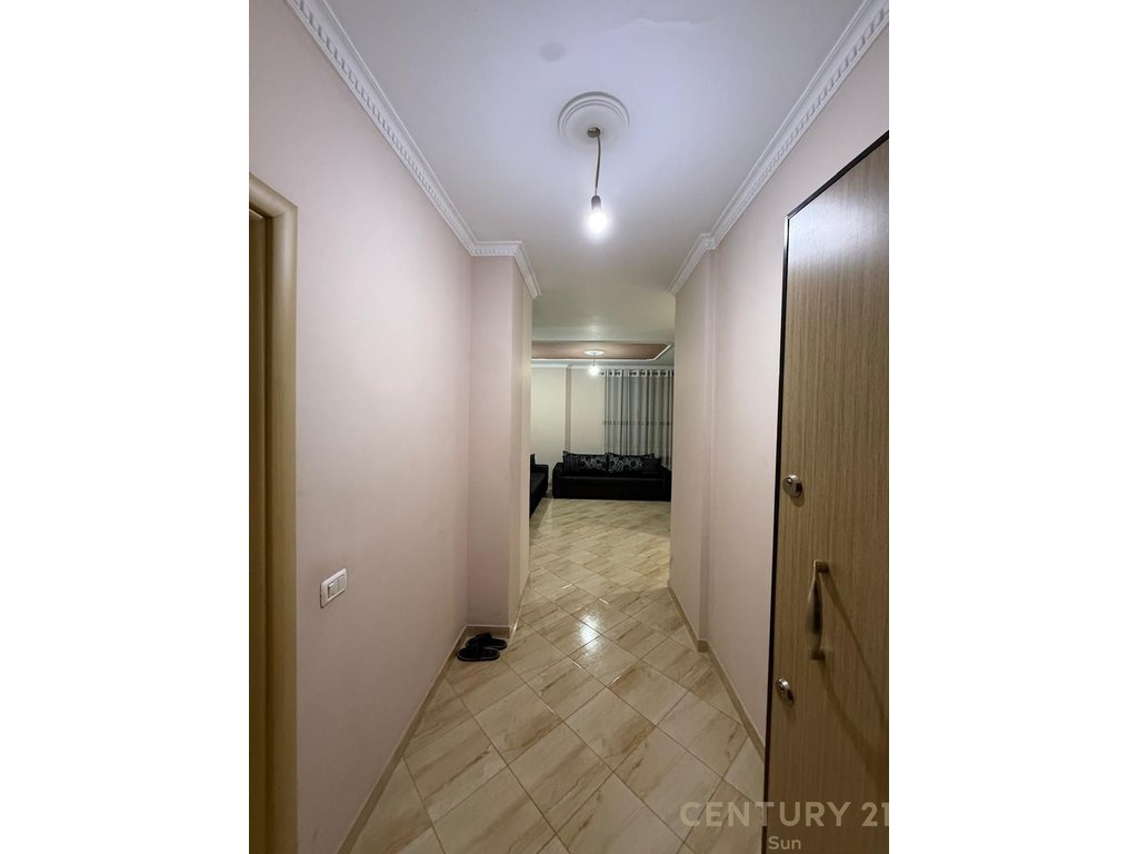 Apartament 2+1+Garazh Për Shitje te Amerikan 3