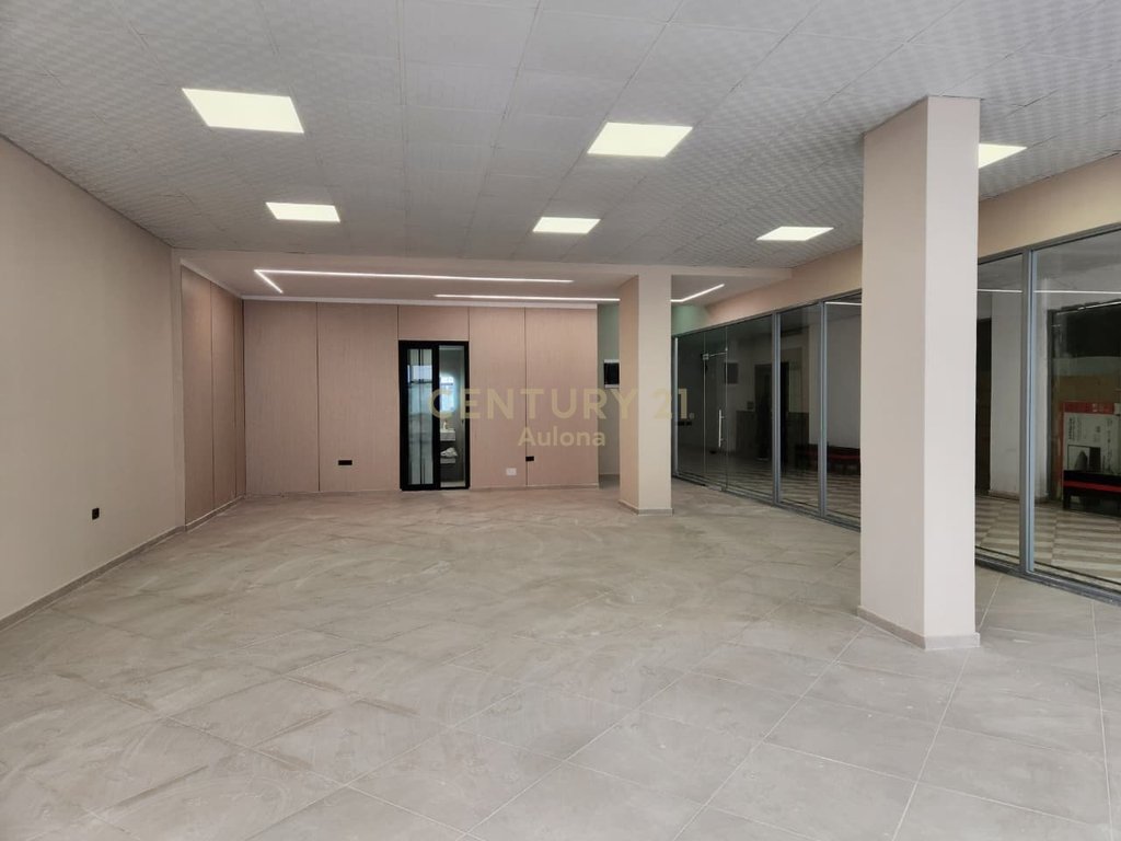 Njësi Moderne për Shitje pranë Bulevardit Kryesor, Vlorë