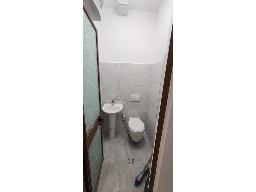 SARANDE, AMBJENT BIZNESI ME QIRA