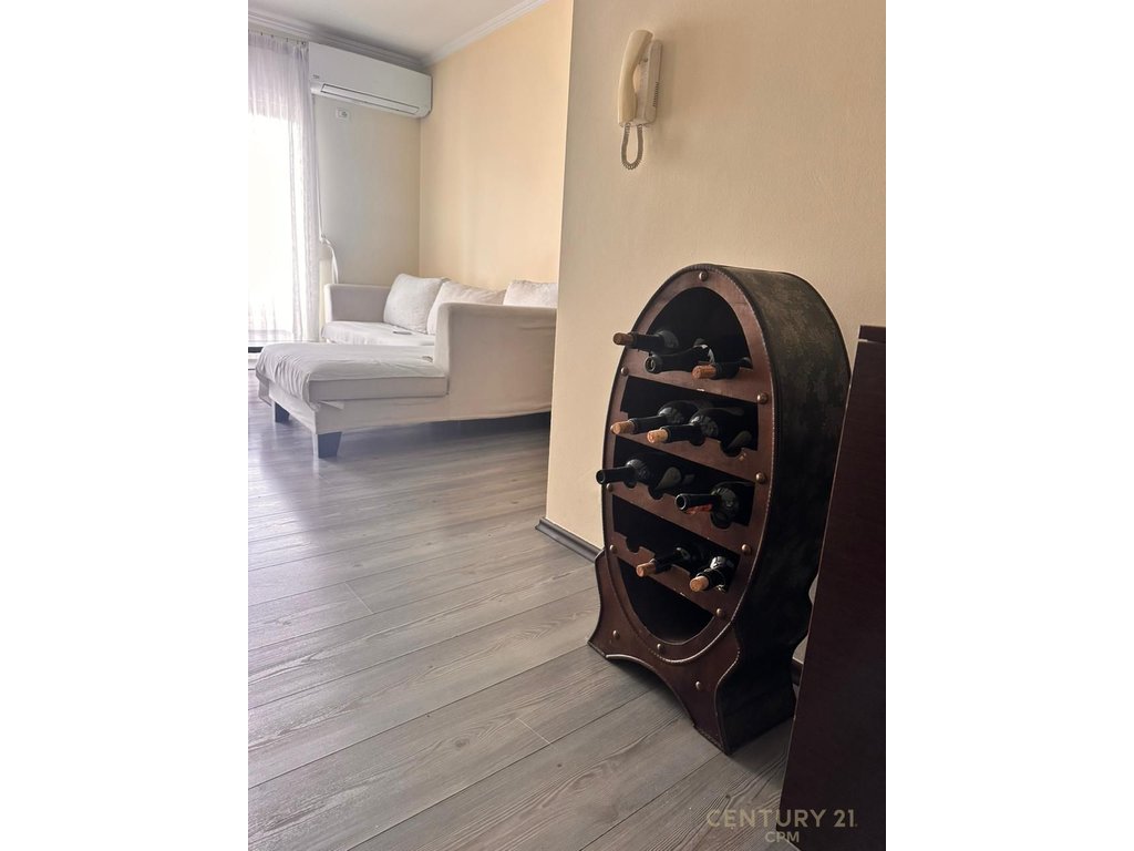 Apartament 2+1+2 me Qira pranë Juridikut, Ish-Bllok