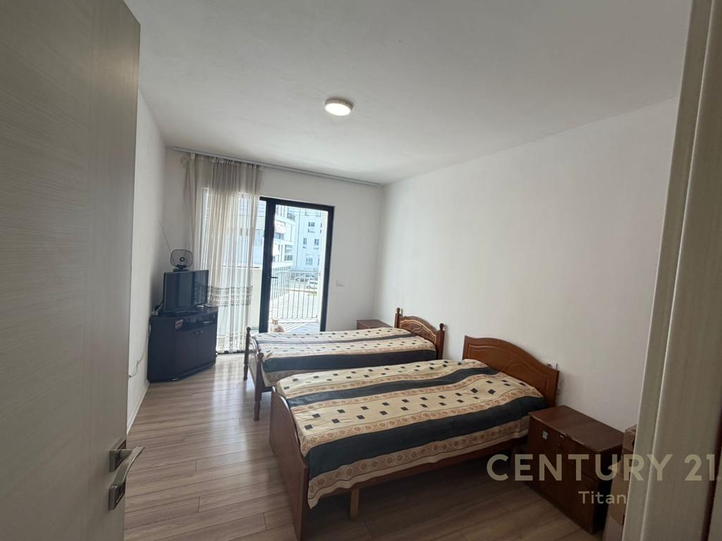 Shitet apartament 2+1 tek 5 Maji