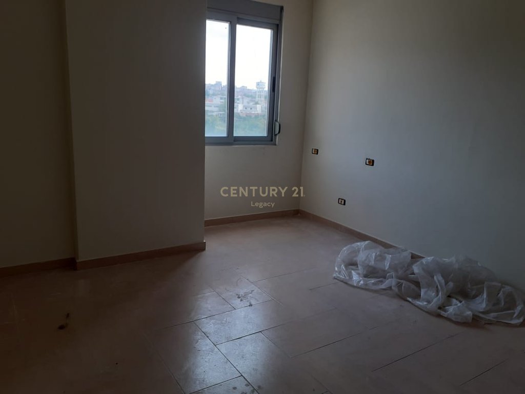 Shitet Apartament 2+1+2 Tualete + 1 Ballkon