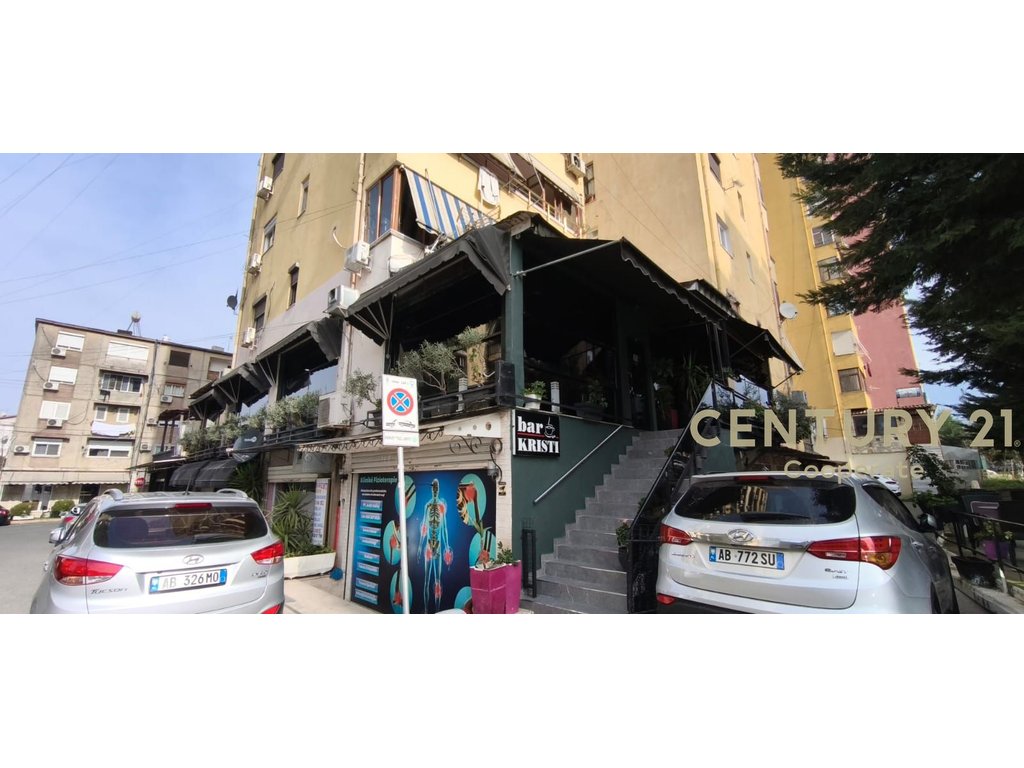 SHESIM AMBIENT KOMERCIAL, PRANË TV KLAN, NGJITUR ME UNIVERSITETIN EUROPIAN TE TIRANES (UET)