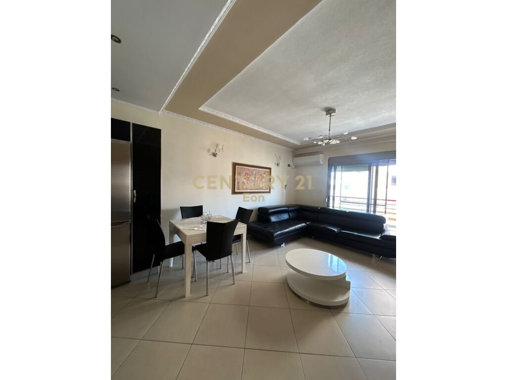 APARTAMENT 2+1 PER QIRA ,TEK DREJTORIA E POLICISE DURRES!