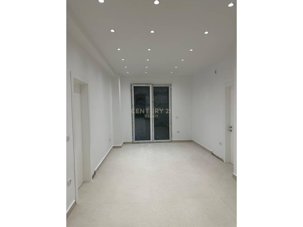 Shitet  Okazion Apartament 1+1 Qerret