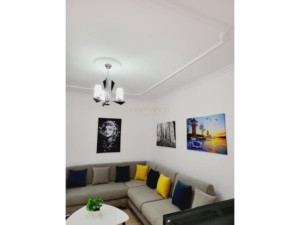 JEPET ME QIRA APARTAMENT 1 + 1 TEK SHKOLLA E KUQE !!