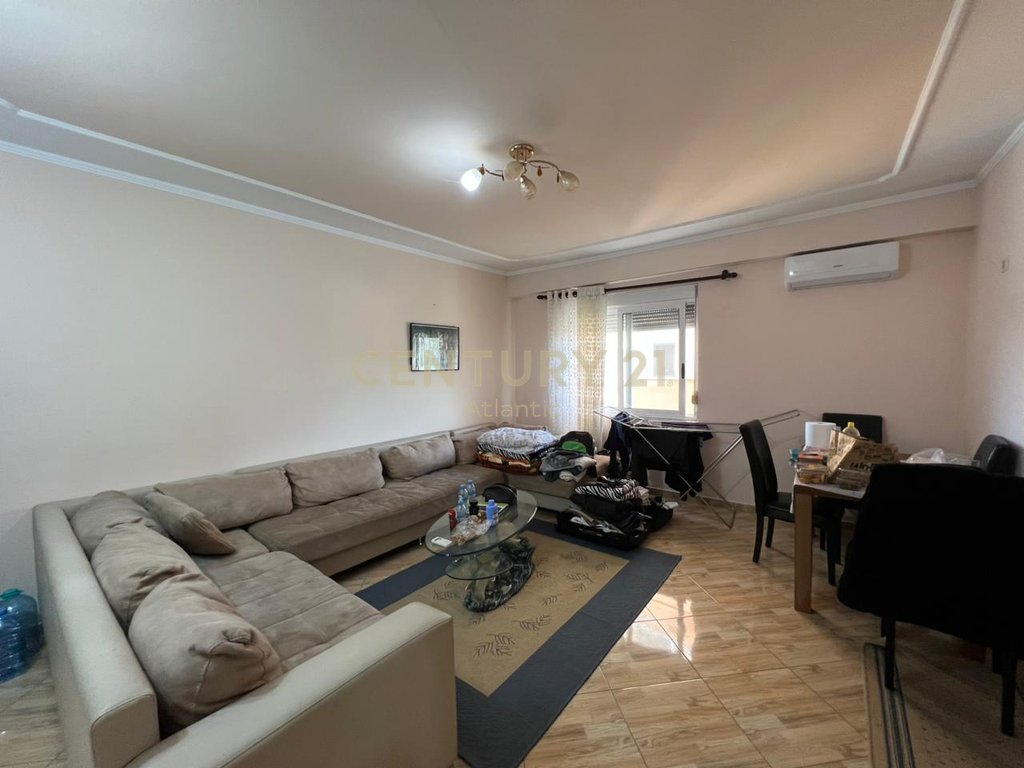 SHITET APARTAMENT 1+1 NE SPITALLE !