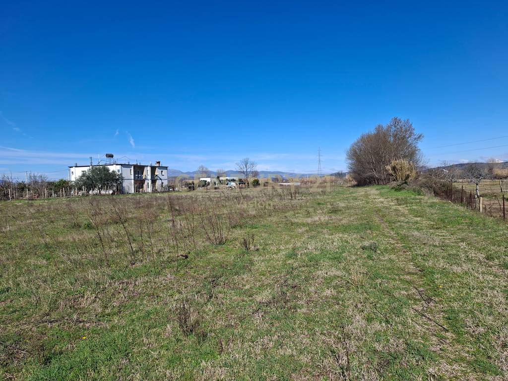 Shitet 7000 m2 toke ne Velipoje