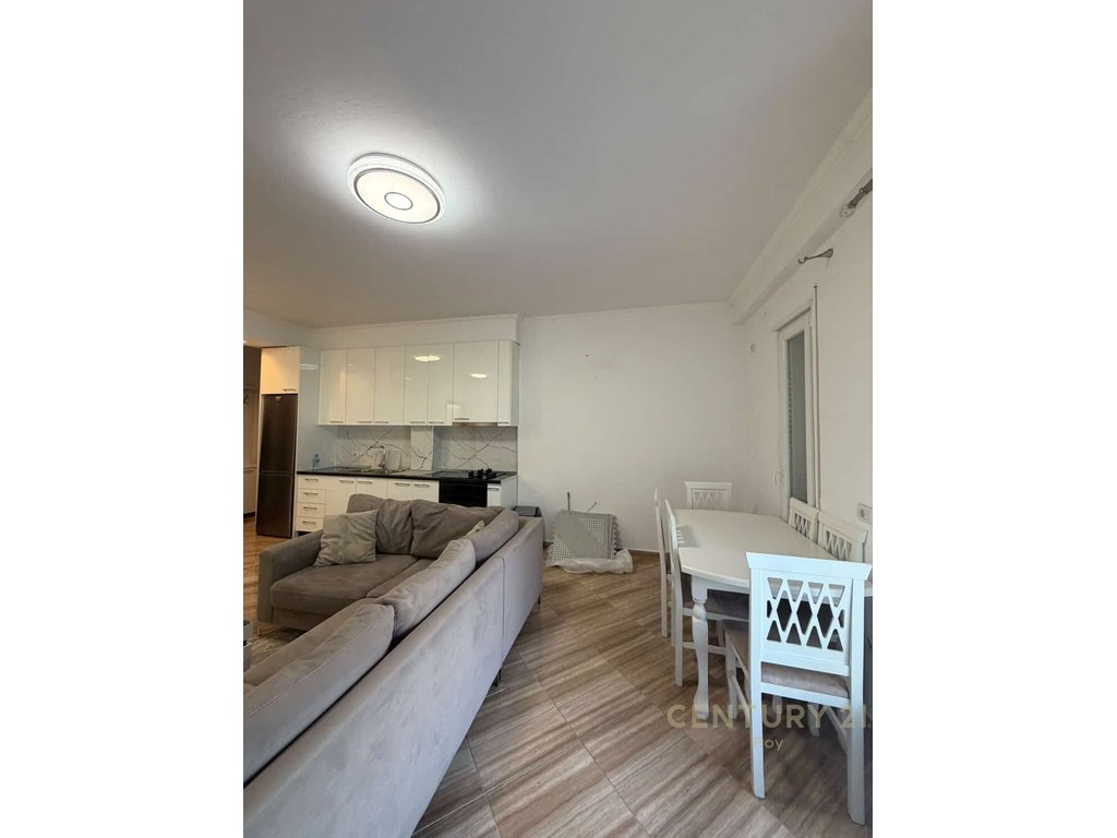 APARTAMENT 2+1+2 PER QERA NE QENDER TE DURRESIT!!!! - 500€ | 87 m²