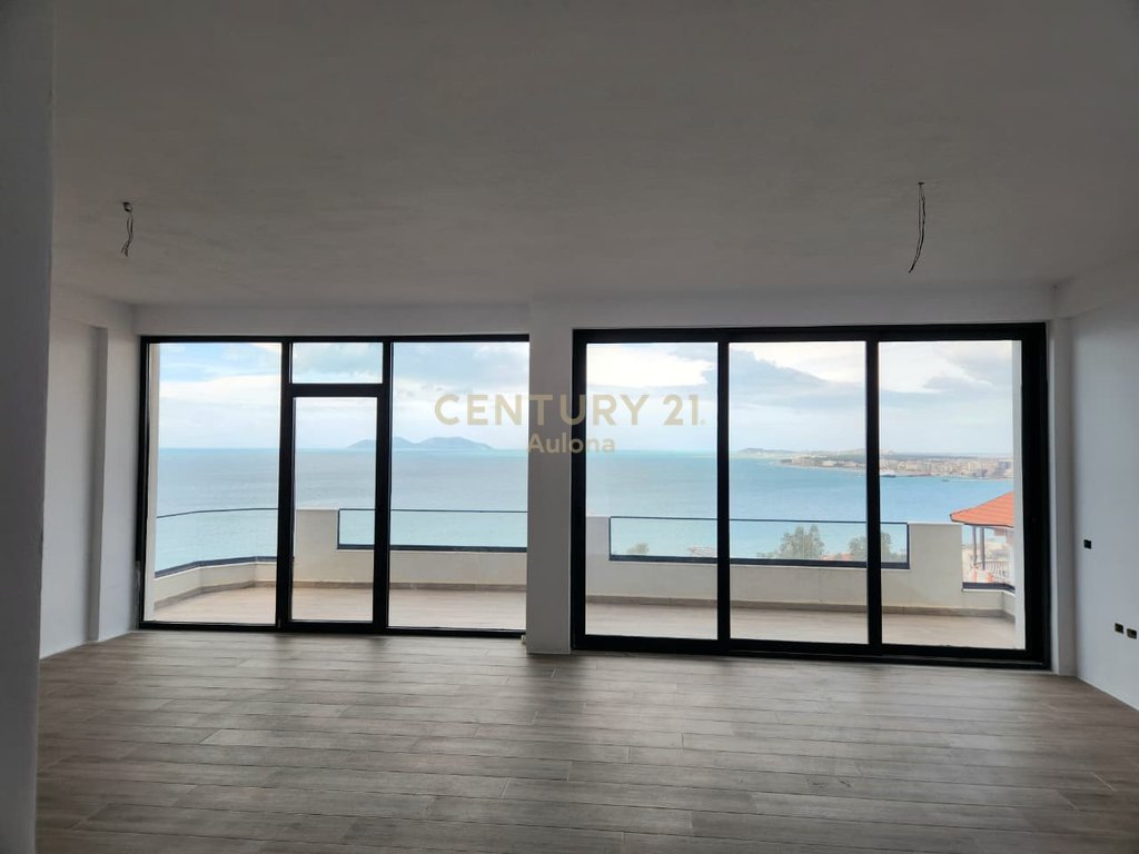🌅 Apartament Ekskluziv me Pamje Deti në Vlorë