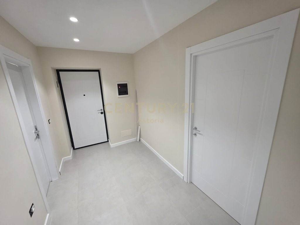 Shitet apartament 2+1 i investuar te Oxhaku
