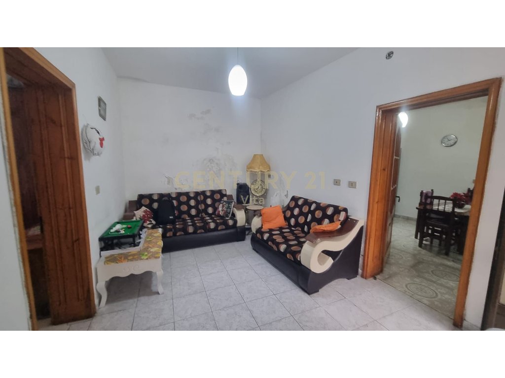 SHITET APARTAMENT 2+1 ME GARAZH PRANË MUZEUMIT, DURRËS!