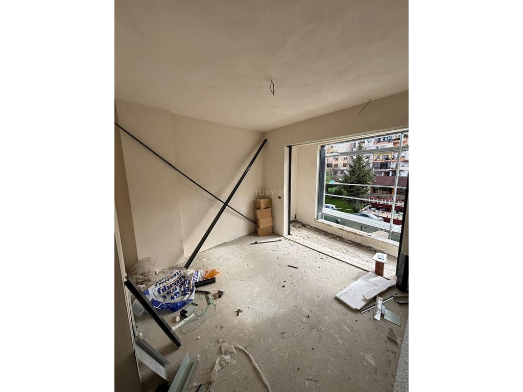 Apartament 2+1+2 në Shitje – Ali Demi | Pallat i Ri (2024–2025)