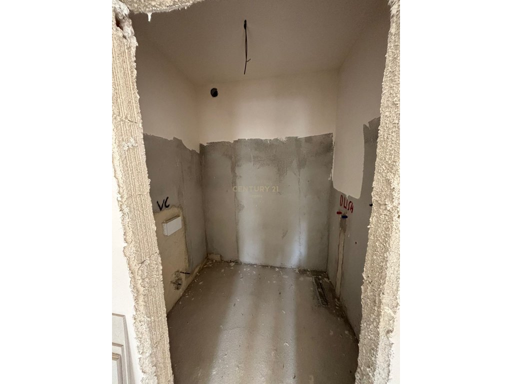 Apartament 2+1+2 në Shitje – Ali Demi | Pallat i Ri (2024–2025)