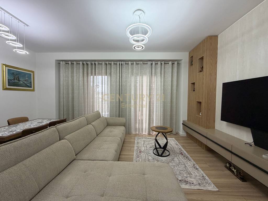 Apartament 3+1+Parkim per qira ne Garden Building