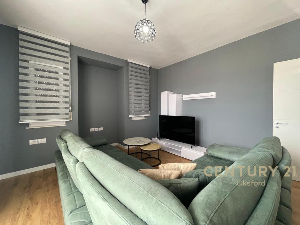 APARTAMENT PËR QIRA 2+1+2+POST PARKIMI TE KOPSHTI BOTANIK!