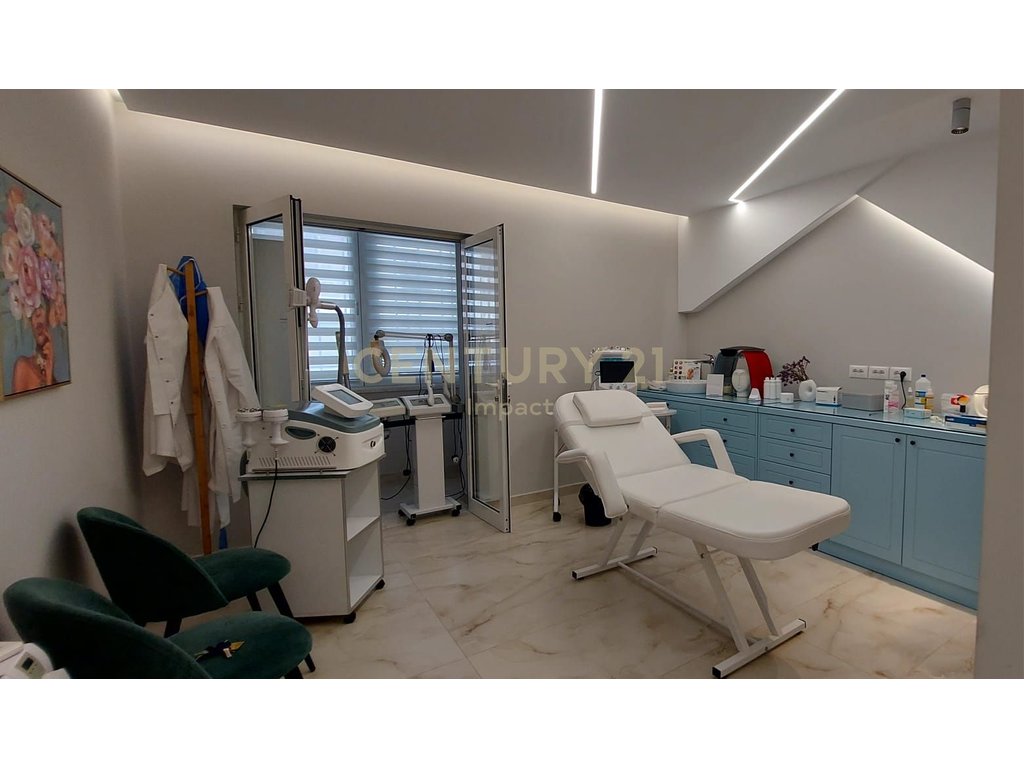 JEPET ME QERA KLINIKË DERMATO ESTETIKE MODERNE NË ZEMËR TË TIRANËS!