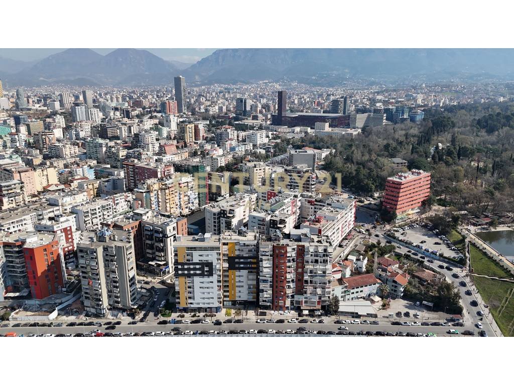 Apartament 3+1+2 per shitje tek Rruga e Kosovareve.