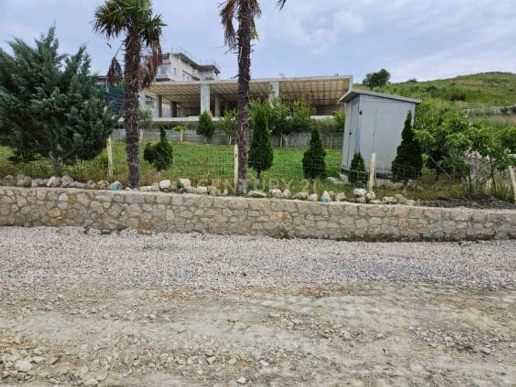 Tokë për Shitje pranë Plazhit San Pietro, Gjiri i Lalëzit
