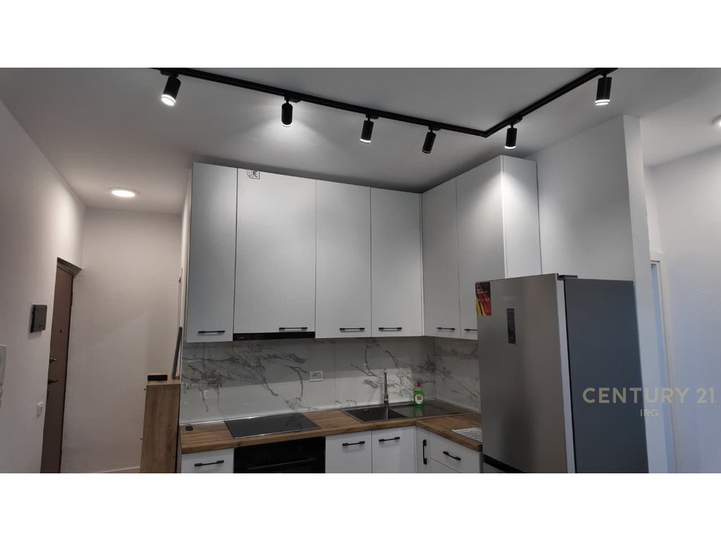JEPET APARTAMENT 2+1 PER QIRA PRANE PAZARIT!