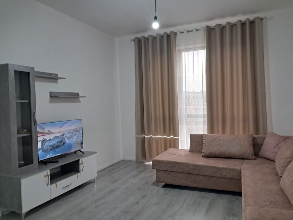 Apartament 2+1+2 Me Qira në sheshi Shqiponja , , Tiranë - 600 mije leke  | 98 m²