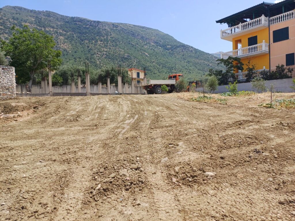 NDERTESE+TOKE PER SHITJE NE TRAGJAS, VLORE!!!