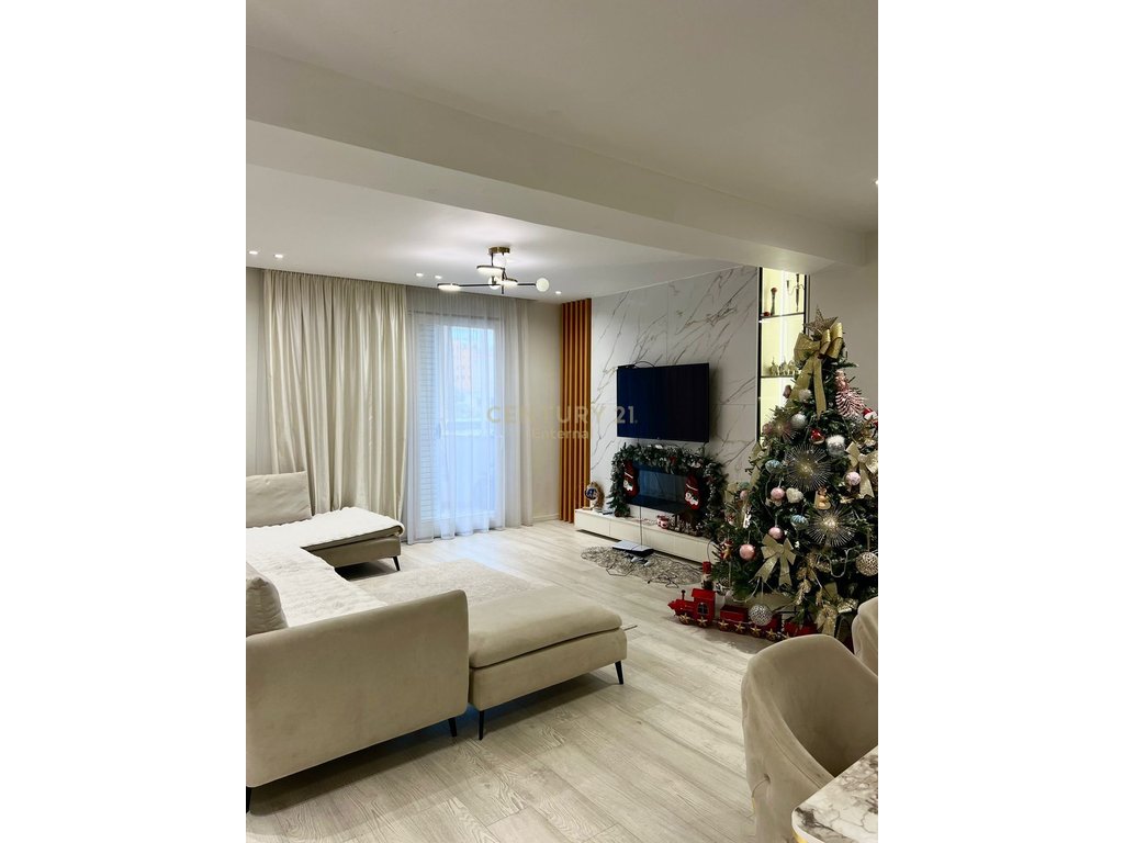 Apartament 2+1 Për Shitje në Stadiumi Dinamo