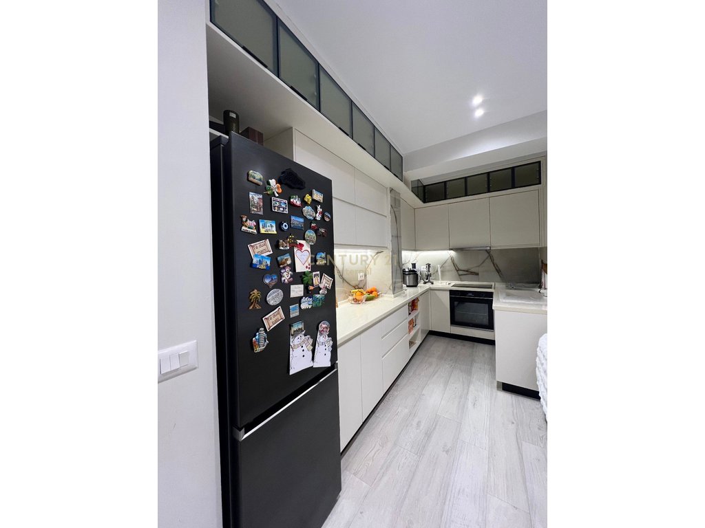 Apartament 2+1 Për Shitje në Stadiumi Dinamo